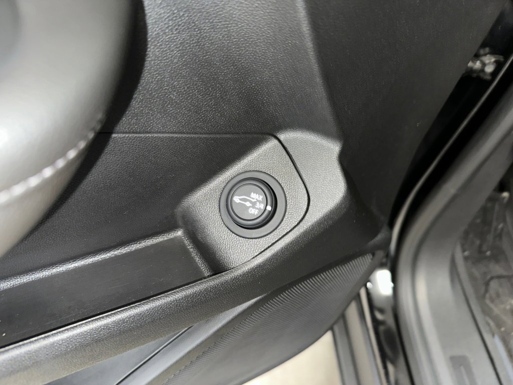 Certified 2023 GMC Terrain SLT w/ LPO, Floor Liner Package image 9