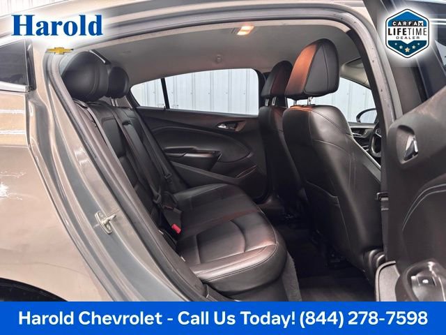 Used 2018 Chevrolet Cruze Premier FWD image 9