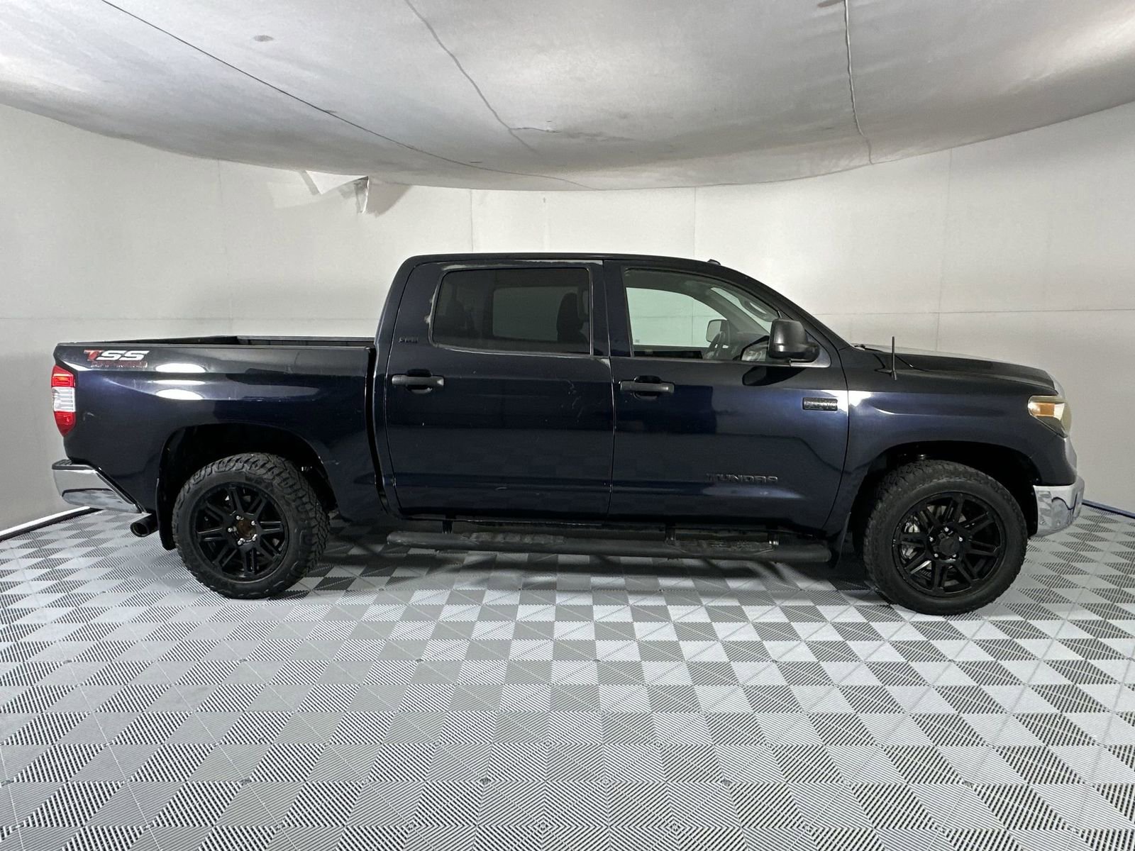 Used 2019 Toyota Tundra SR5 w/ SR5 Upgrade Package image 9