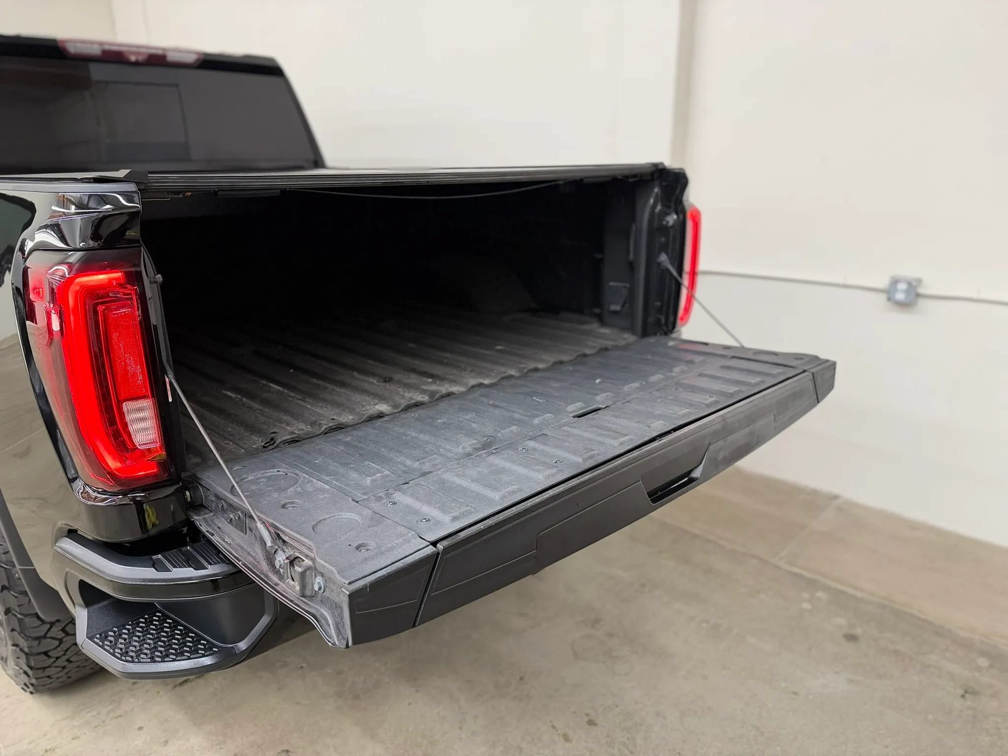 Used 2020 GMC Sierra 2500 Denali w/ Denali Ultimate Package AWD/4WD image 39