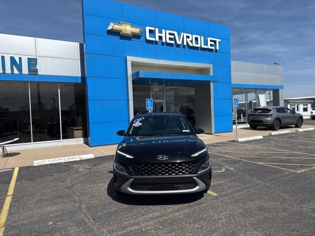 Used 2023 Hyundai Kona SEL w/ Cargo Package FWD image 2
