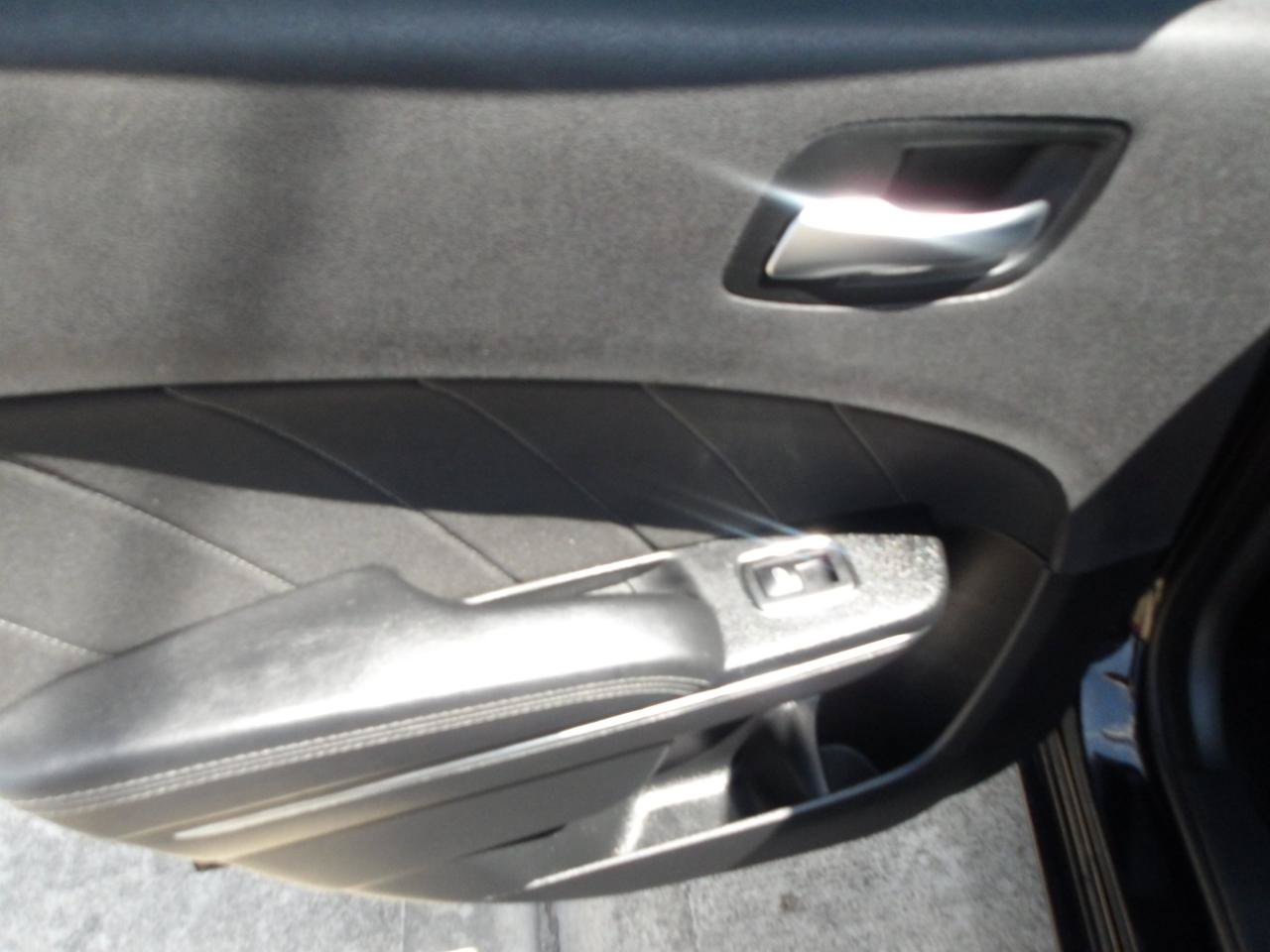Used 2016 Dodge Charger SXT RWD image 16