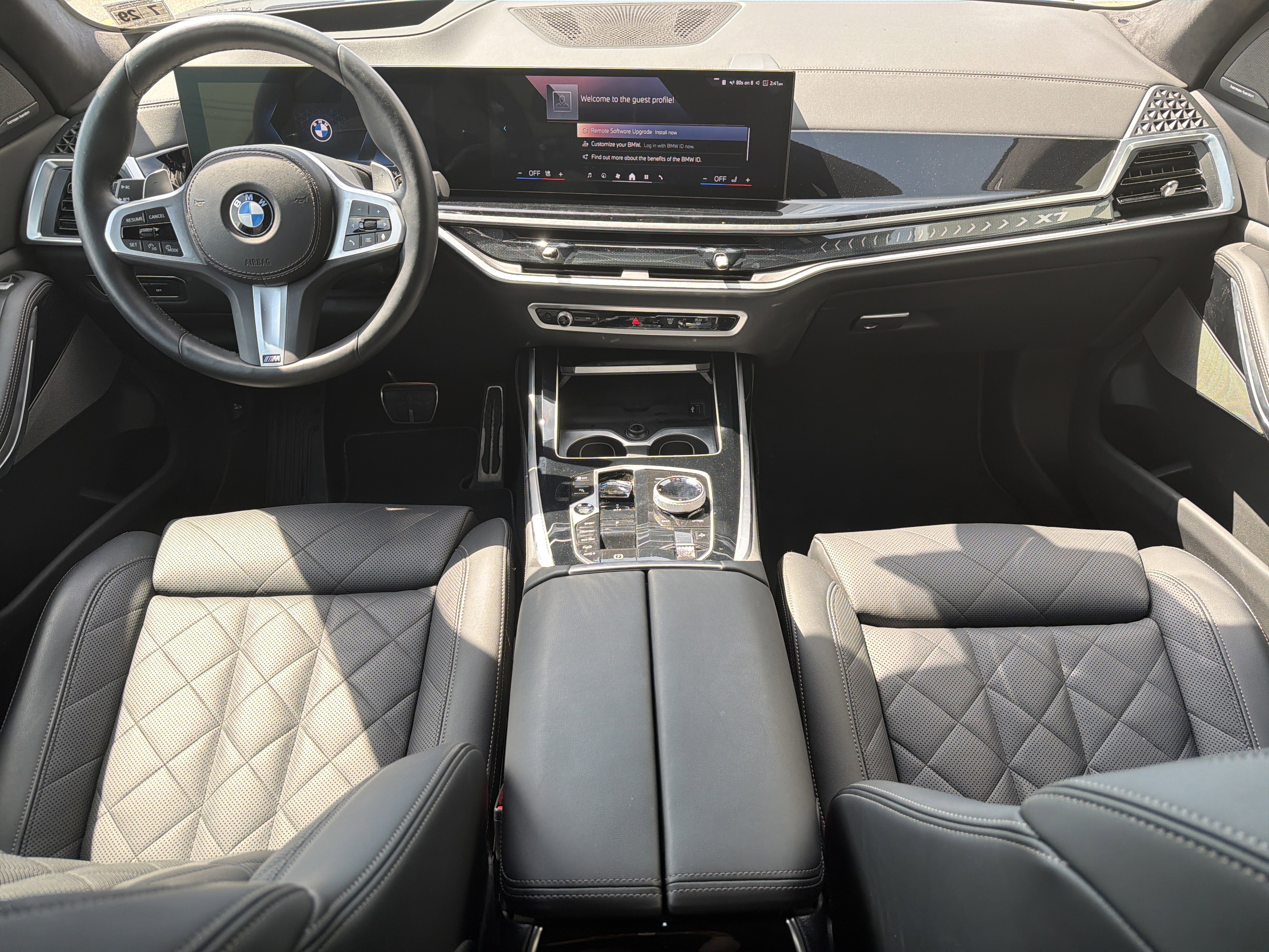 Used 2025 BMW X7 xDrive40i w/ Executive Package image 4