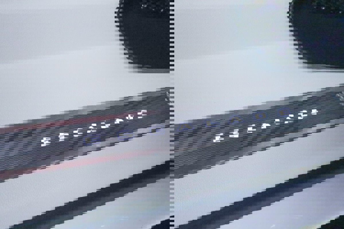 Used 2024 Cadillac Escalade ESV Sport Platinum w/ LPO, ONYX Package image 33