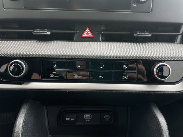 Used 2025 Kia Sportage LX image 18