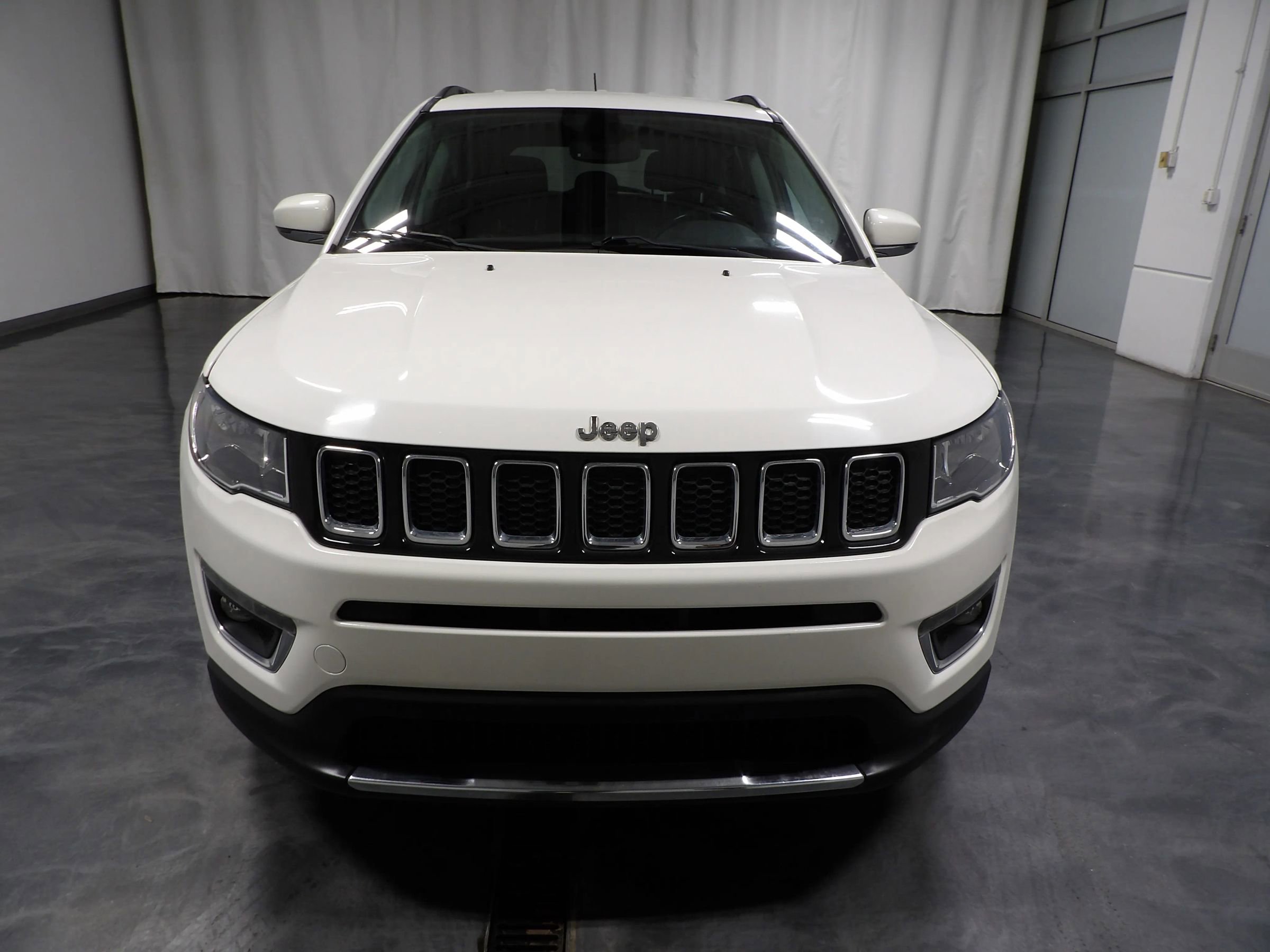 Used 2020 Jeep Compass Limited FWD image 2
