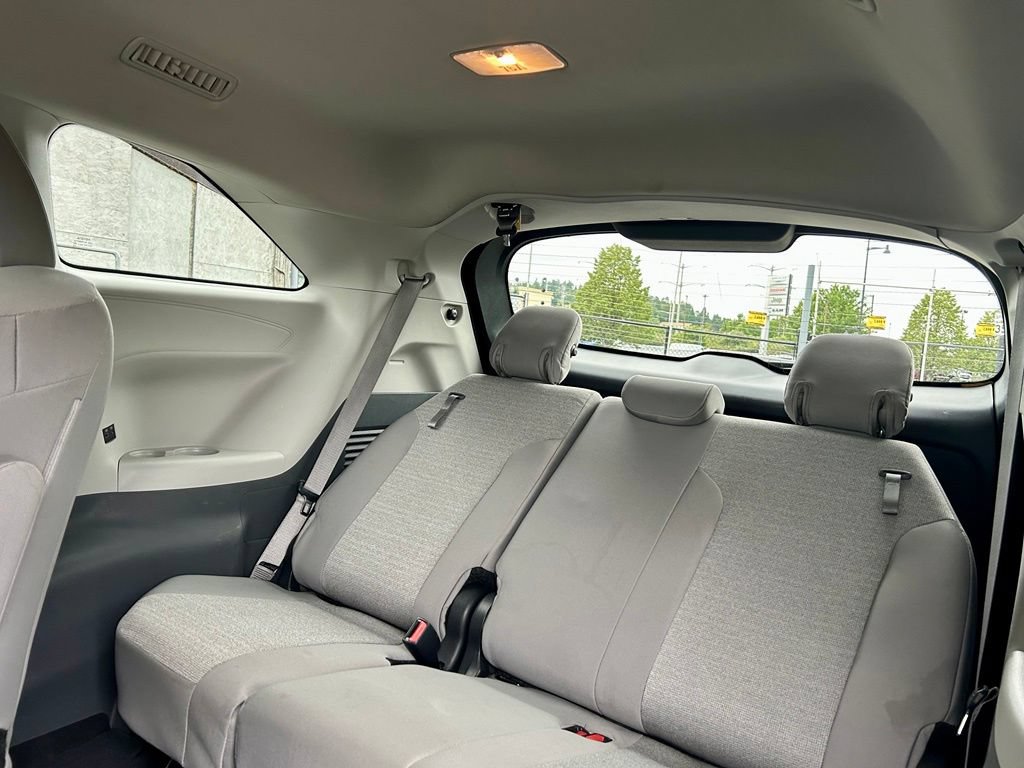 Certified 2024 Toyota Sienna LE AWD/4WD image 13
