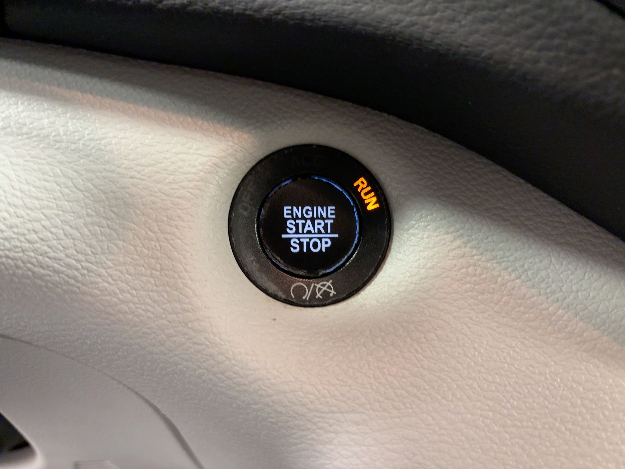 Used 2019 Jeep Cherokee Limited image 27