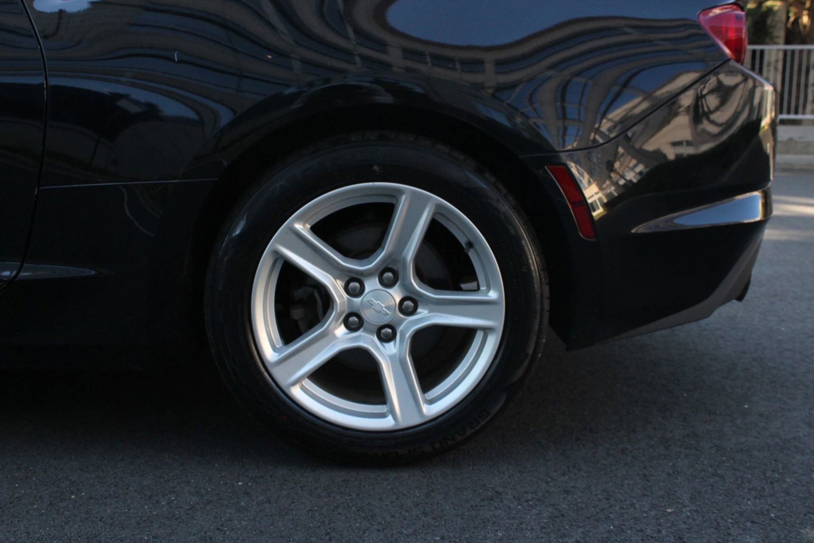 Used 2021 Chevrolet Camaro LT w/ Technology Package RWD image 10