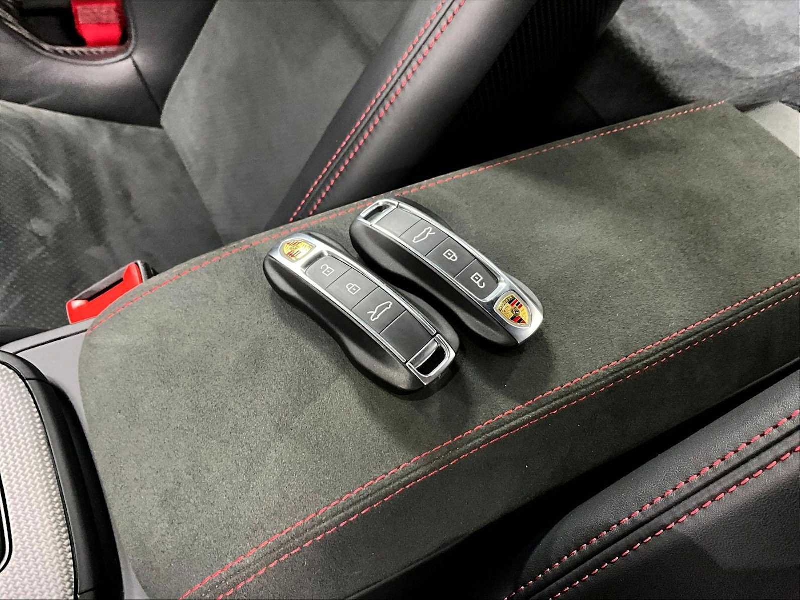 Used 2025 Porsche 911 Carrera GTS image 36