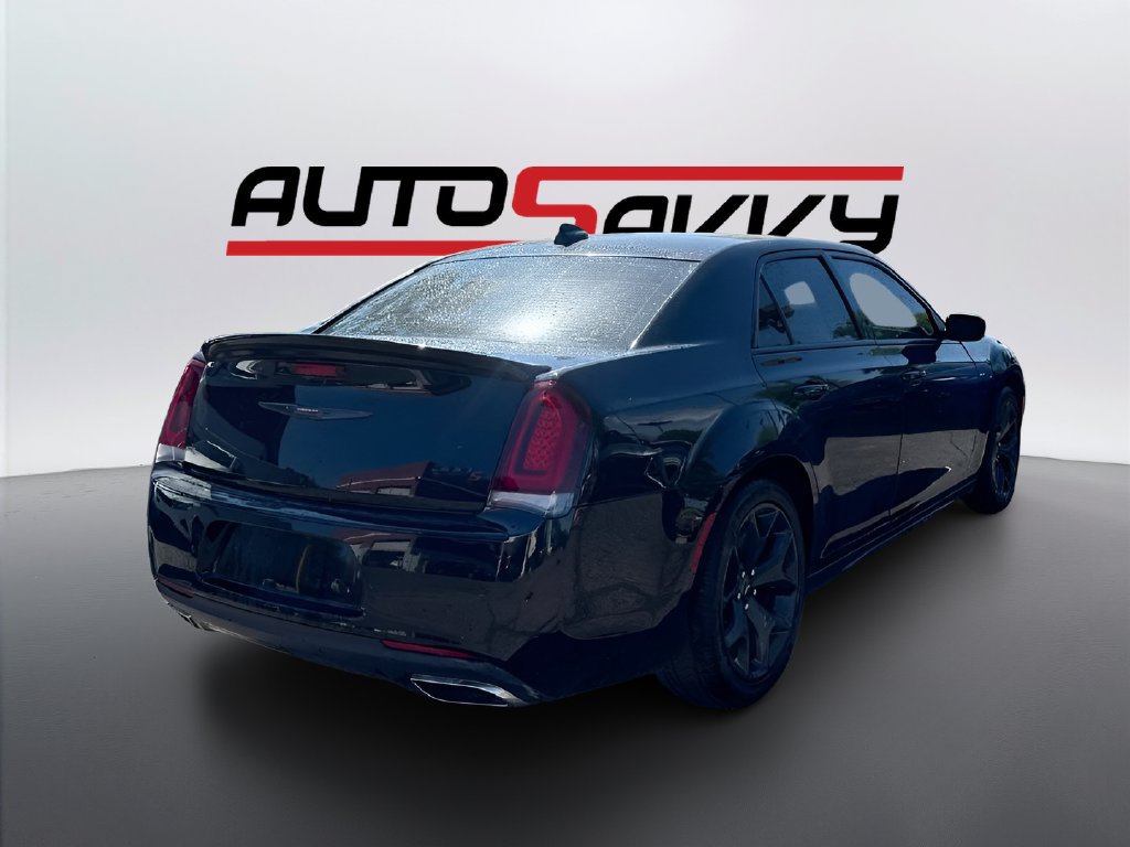 Used 2022 Chrysler 300 S w/ Comfort Group RWD image 7