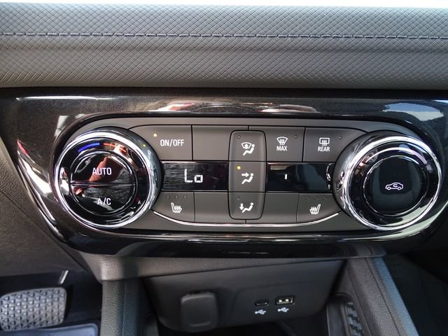 Used 2025 Chevrolet TrailBlazer LT w/ Convenience Package AWD/4WD image 11