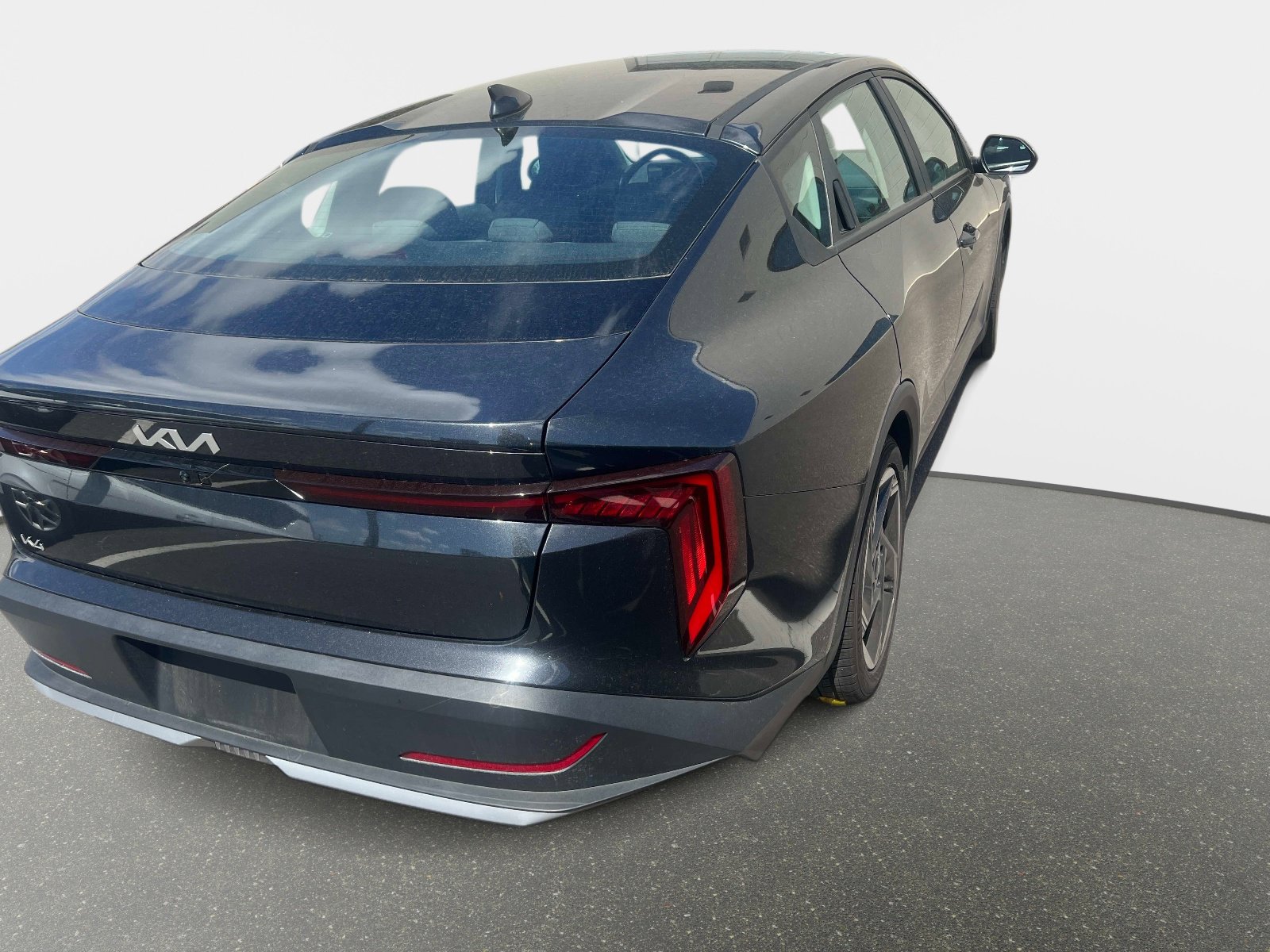 Certified 2025 Kia K4 EX image 32