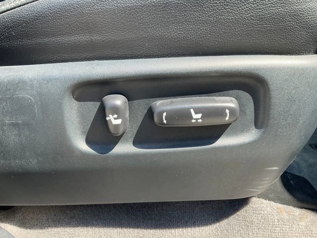 Used 2014 Toyota Land Cruiser image 23