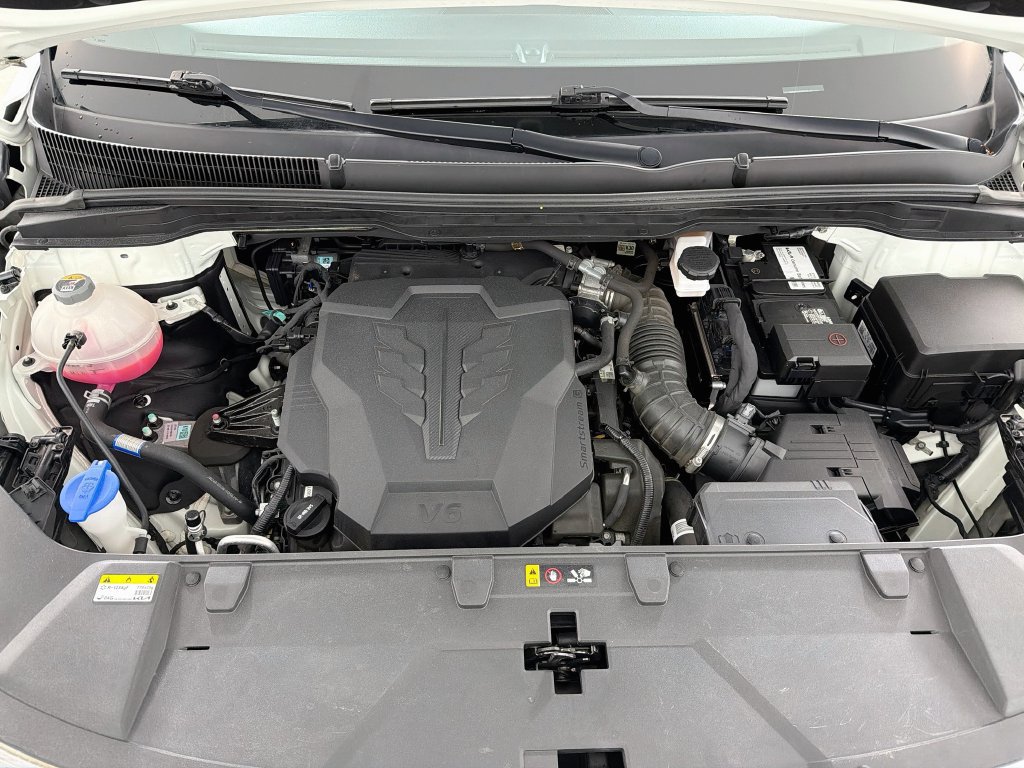 Certified 2024 Kia Carnival EX FWD image 30