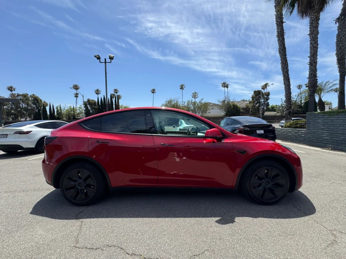 Used 2024 Tesla Model Y Long Range AWD/4WD image 7
