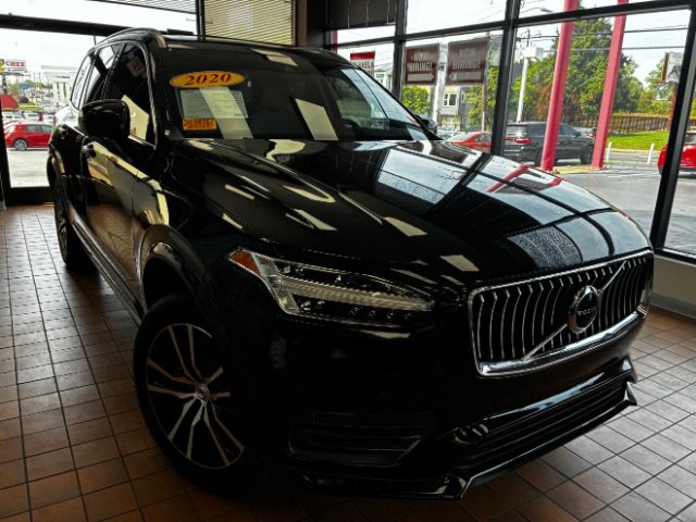 Used 2020 Volvo XC90 T5 Momentum w/ Protection Package Premier FWD image 1