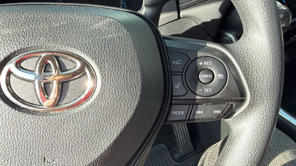 Used 2024 Toyota RAV4 LE image 8