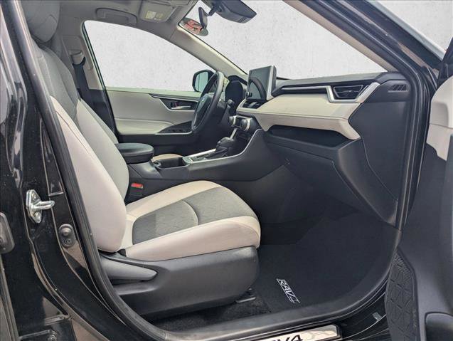 Used 2025 Toyota RAV4 XLE w/ Convenience Package FWD image 20