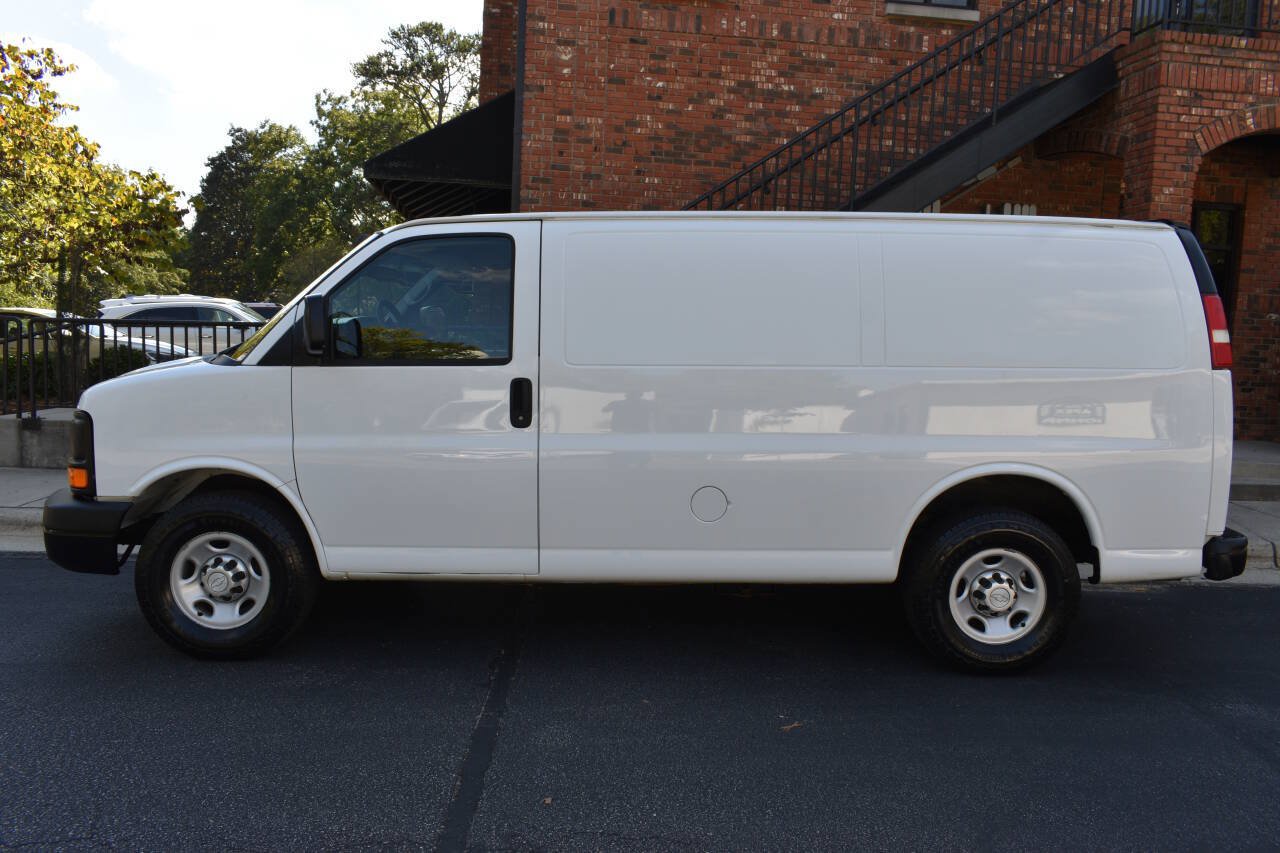 Used 2015 Chevrolet Express 2500 RWD image 4