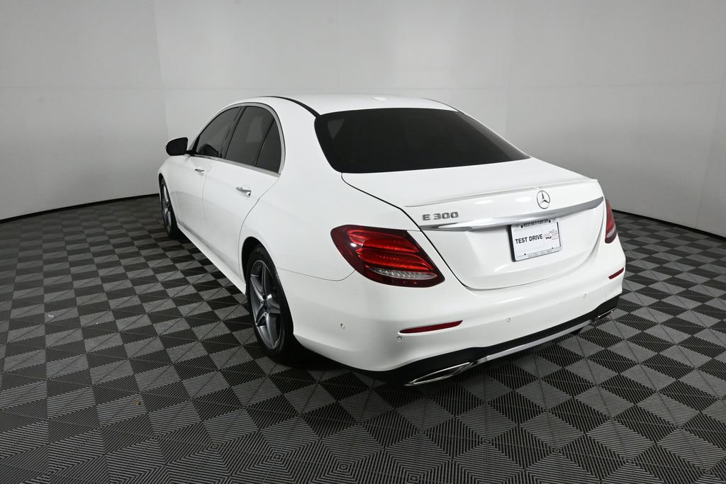 Used 2017 Mercedes-Benz E 300 image 4
