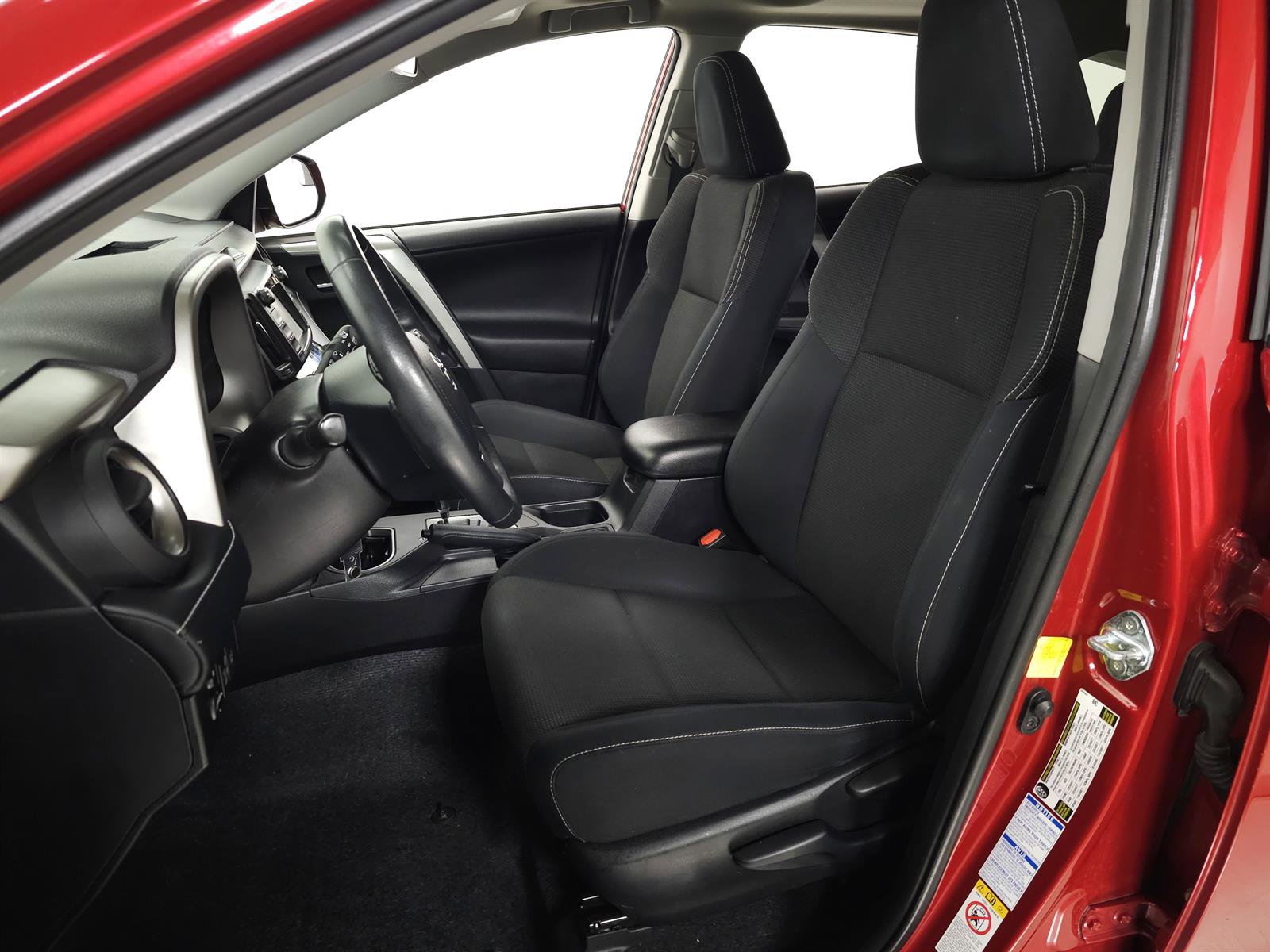 Used 2017 Toyota RAV4 XLE w/ Carpet Mat Package image 14