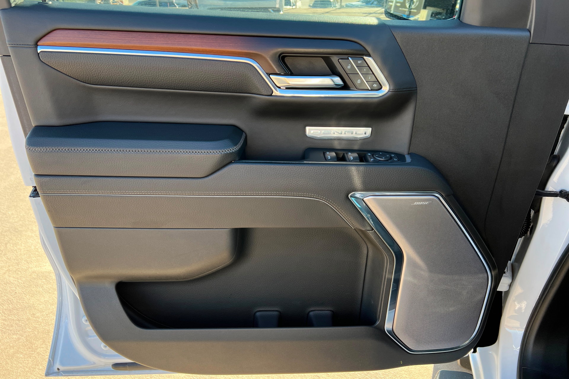 Used 2024 GMC Sierra 1500 Denali AWD/4WD image 15