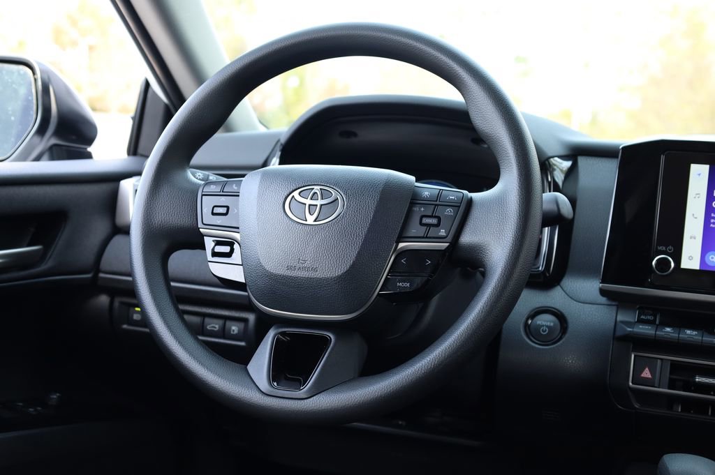 Used 2025 Toyota Camry LE image 24