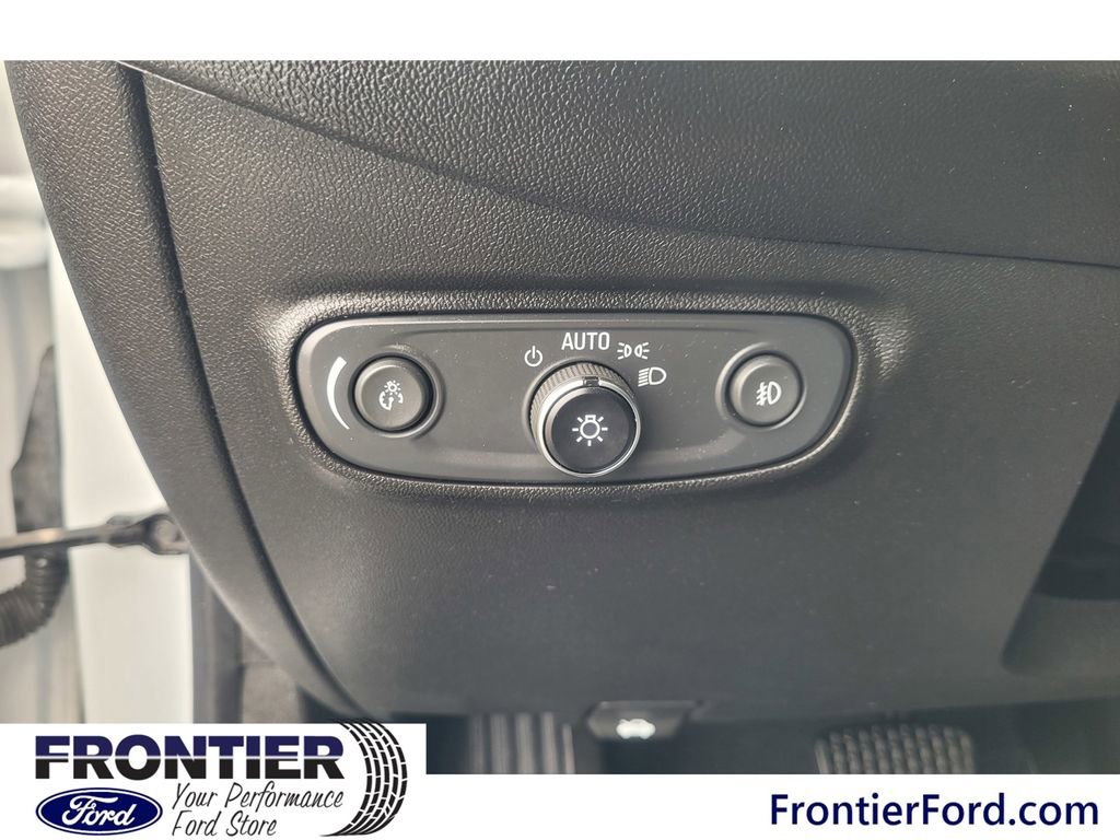 Used 2020 Chevrolet Equinox LT image 17