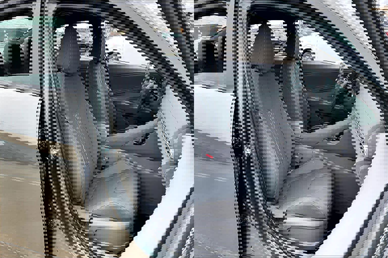 Certified 2025 Hyundai Elantra Sport image 9