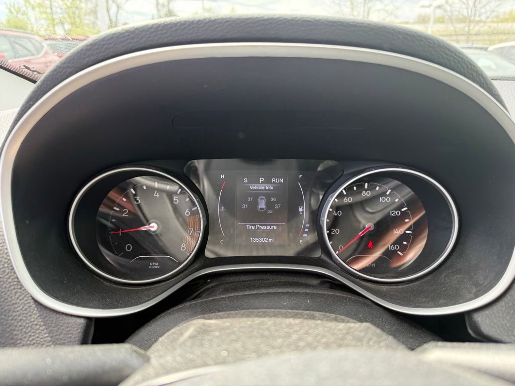 Used 2019 Jeep Compass Latitude w/ Cold Weather Group AWD/4WD image 9