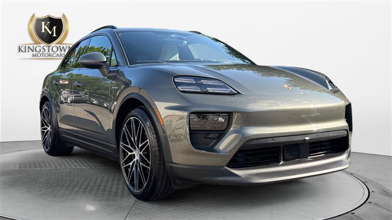 Used 2024 Porsche Macan 4 Electric AWD/4WD image 7