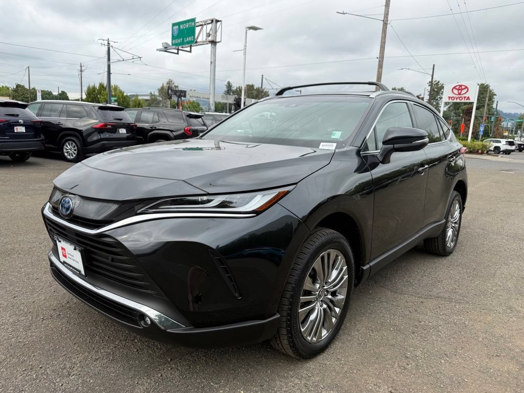 Certified 2024 Toyota Venza XLE AWD/4WD image 4