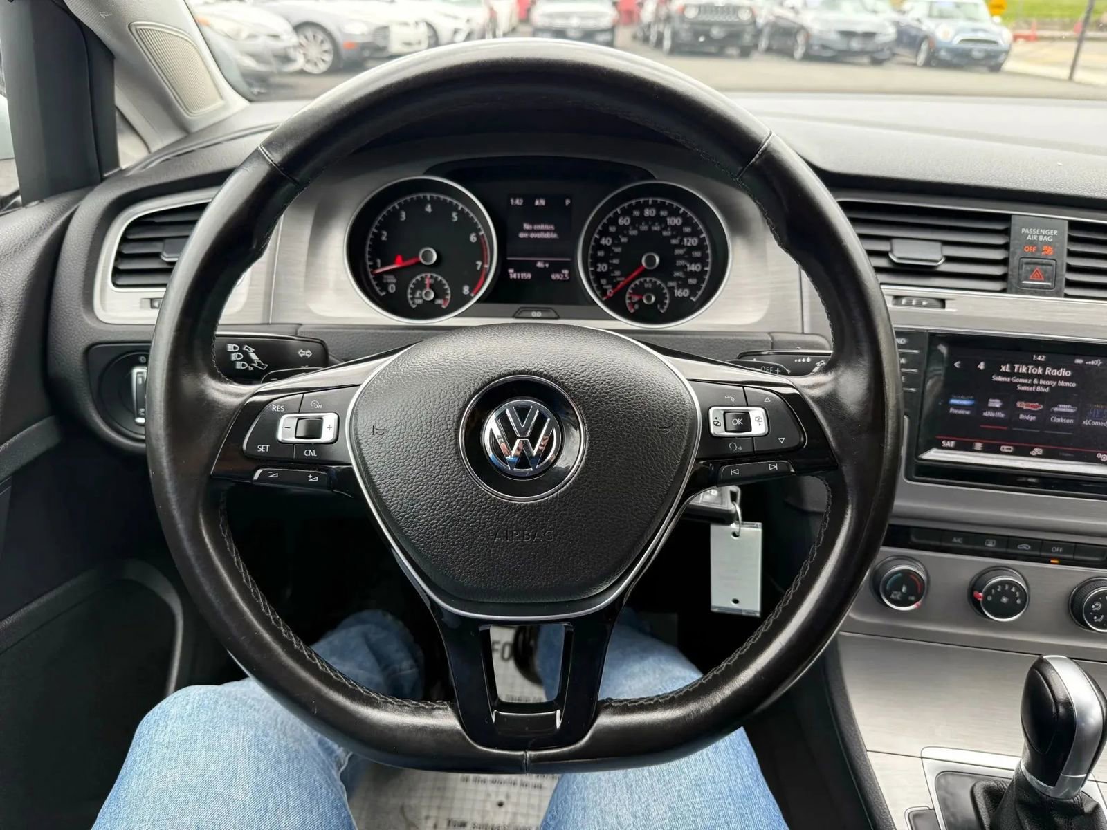Used 2015 Volkswagen Golf S image 28