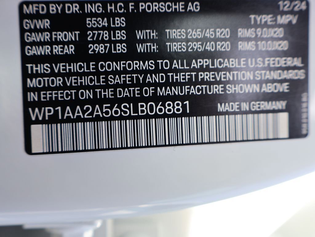 Used 2025 Porsche Macan image 37