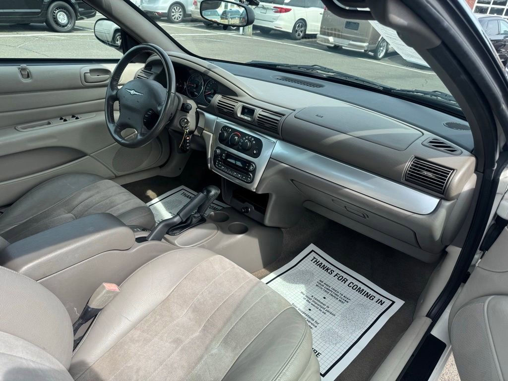 Used 2006 Chrysler Sebring Touring FWD image 24
