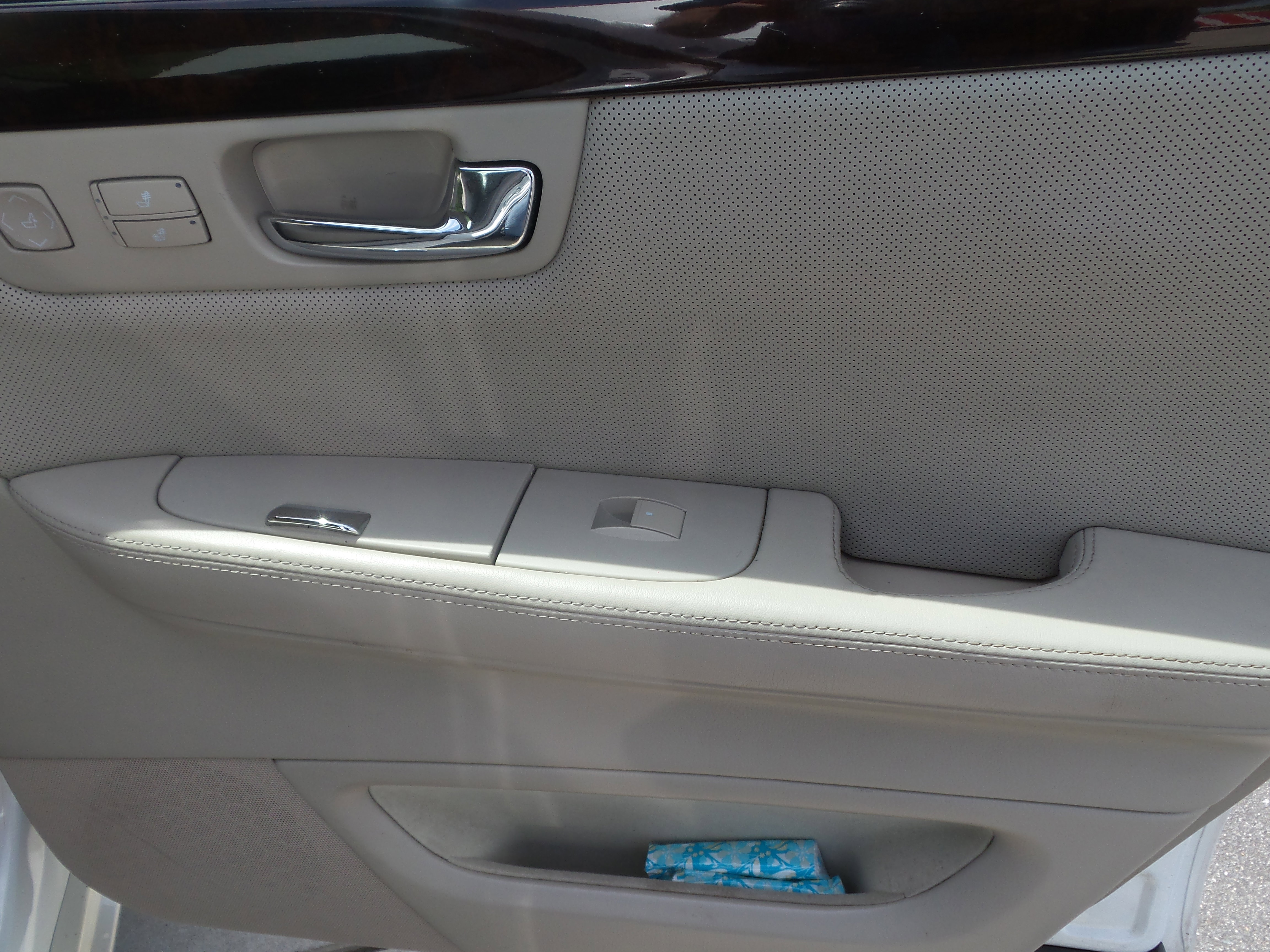 Used 2008 Cadillac DTS FWD image 47