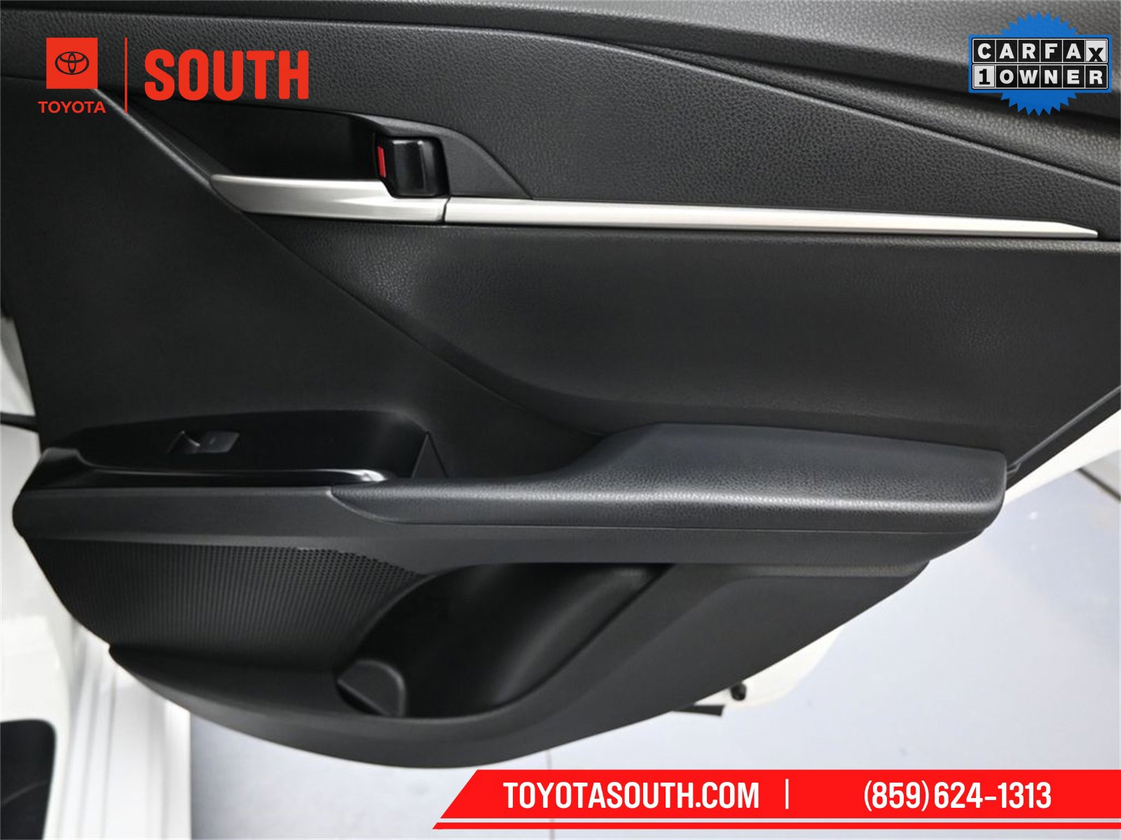 Used 2025 Toyota Camry SE w/ Convenience Package image 26