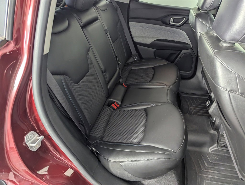 Used 2022 Jeep Compass Latitude image 32