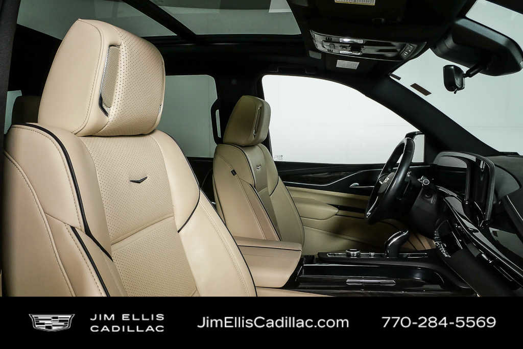 Used 2024 Cadillac Escalade Premium Luxury image 24
