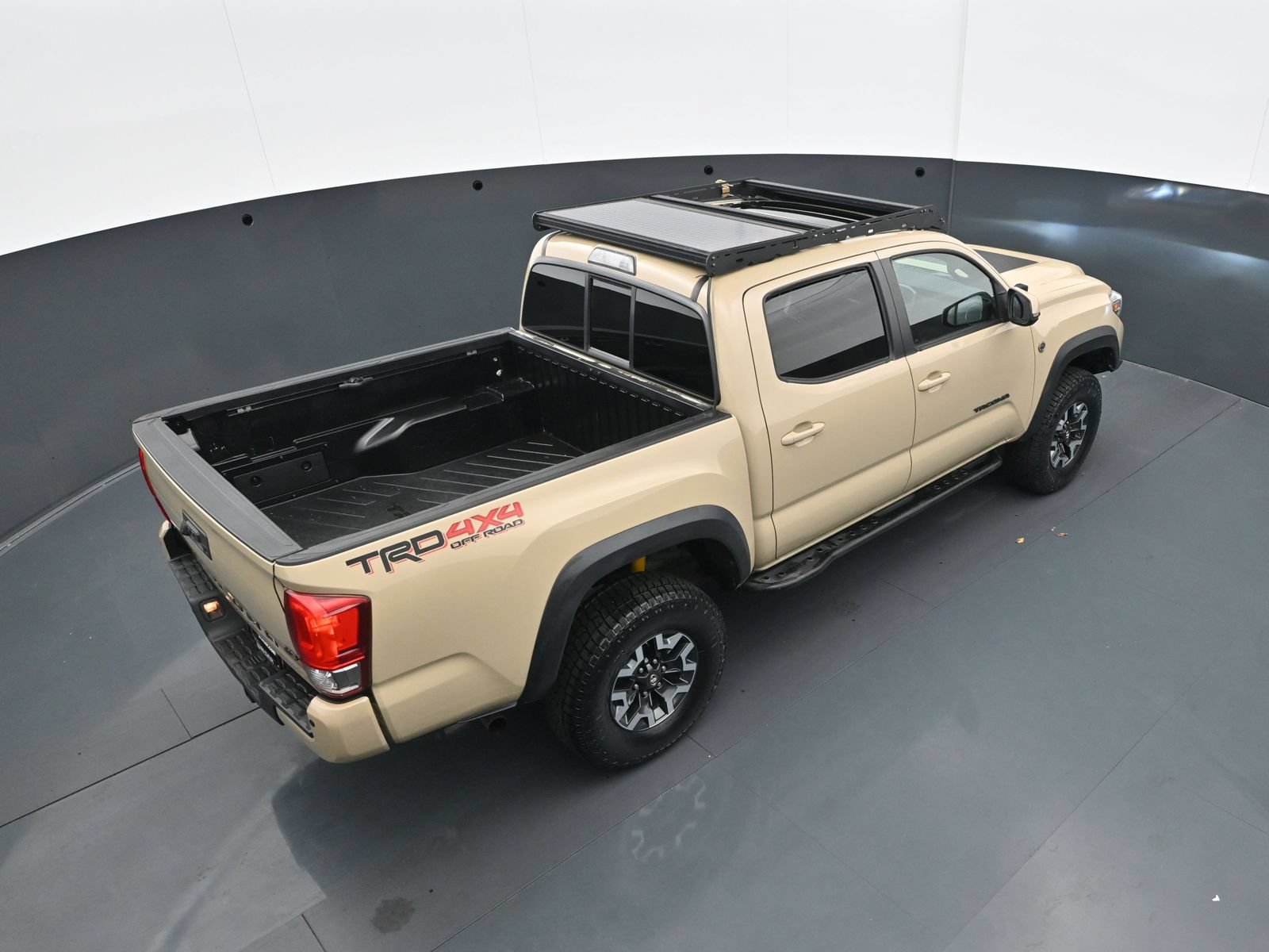 Used 2016 Toyota Tacoma TRD Off-Road AWD/4WD image 39