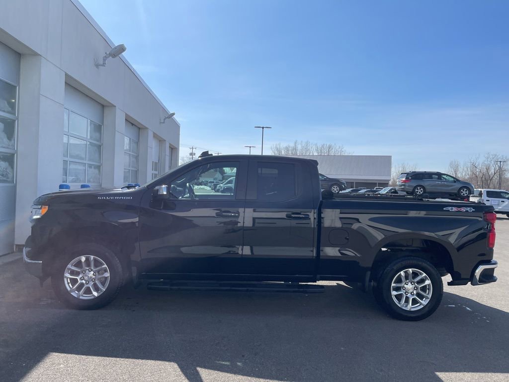 Used 2023 Chevrolet Silverado 1500 LT image 4