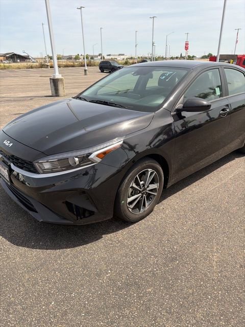 Used 2024 Kia Forte LXS FWD image 2