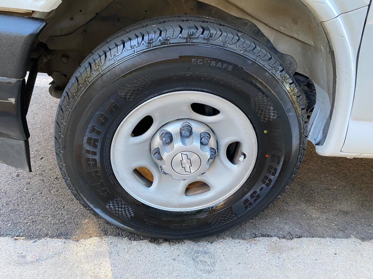 Used 2017 Chevrolet Express 3500 Extended image 28