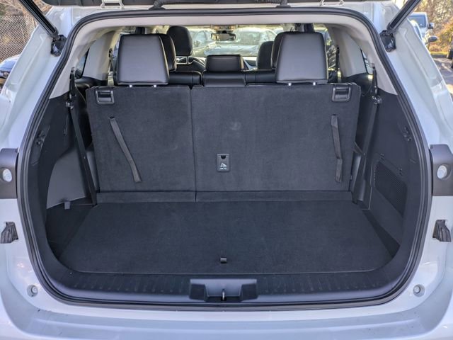 Used 2023 Toyota Highlander XLE image 13