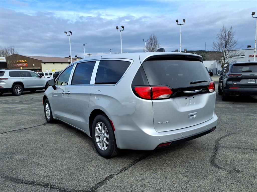 New 2026 Chrysler Voyager LX FWD image 5
