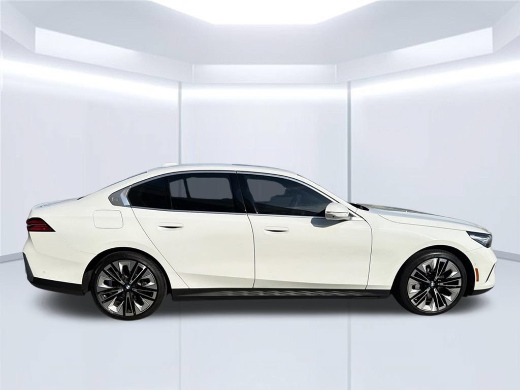 Used 2026 BMW 530i w/ Premium Package RWD image 8