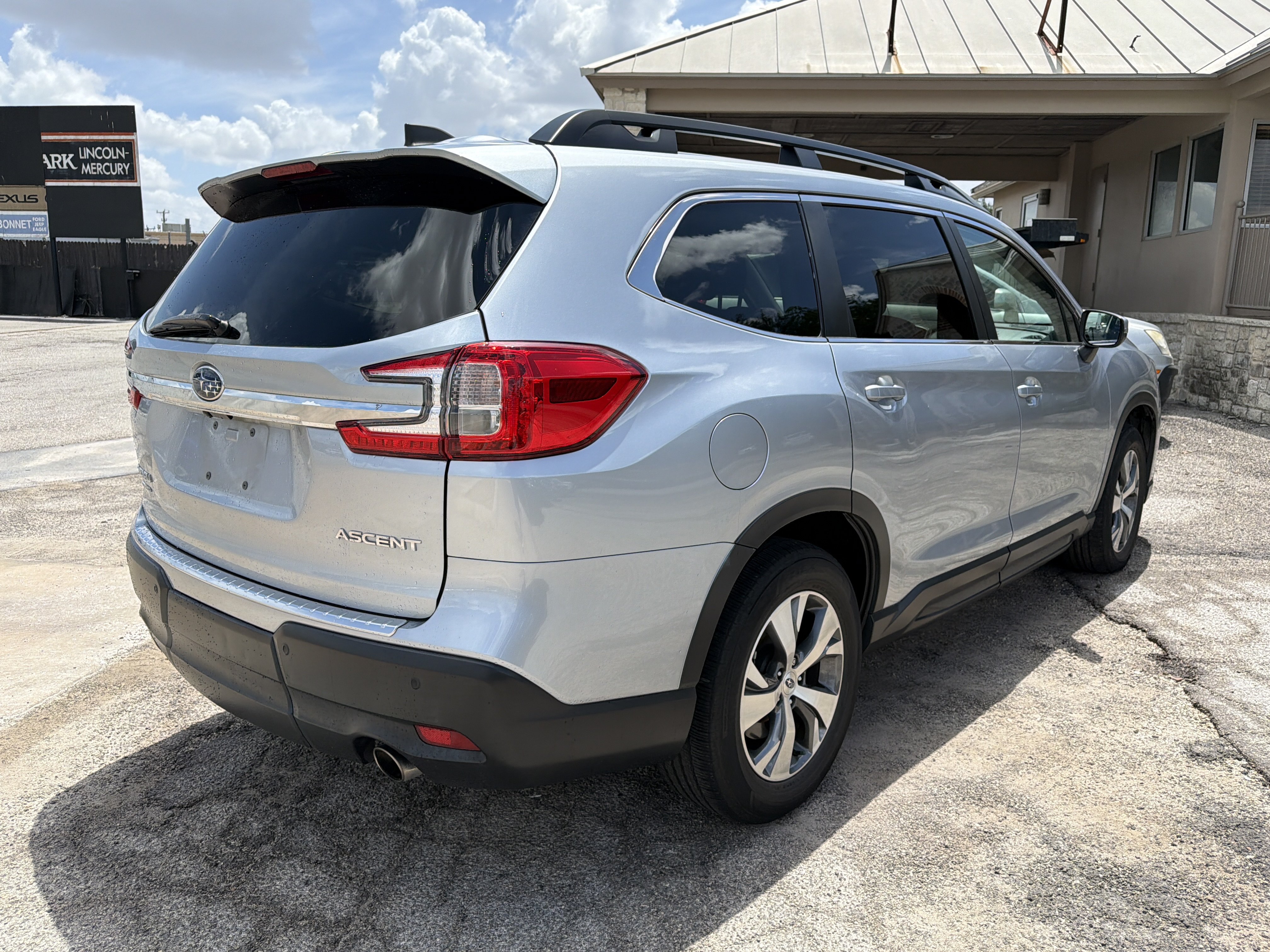 Certified 2023 Subaru Ascent Premium w/ Convenience Package AWD/4WD image 3