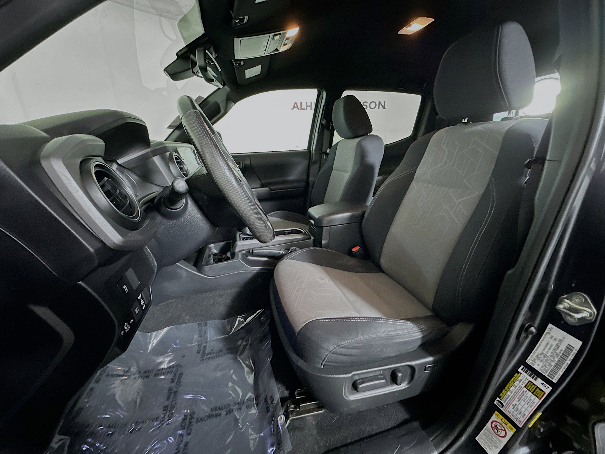 Used 2020 Toyota Tacoma TRD Sport image 12