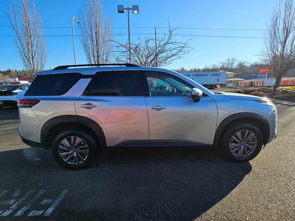 Certified 2024 Nissan Pathfinder SV AWD/4WD image 4
